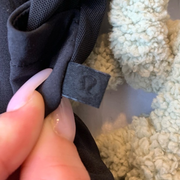Lululemon jacket - Picture 5 of 5